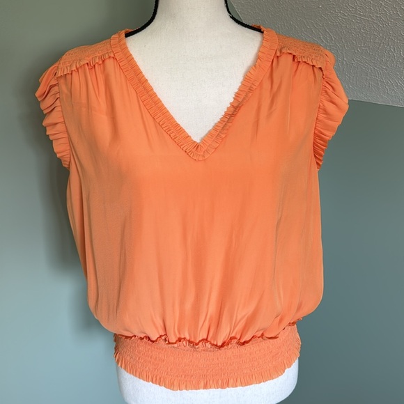 Evereve Brynlee Smocked Satin Top - Picture 7 of 14